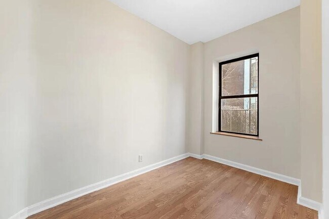 619 E 5th St in New York, NY - Building Photo - Building Photo
