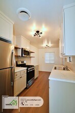 2042 Neptune Terrace in Redding, CA - Building Photo - Building Photo