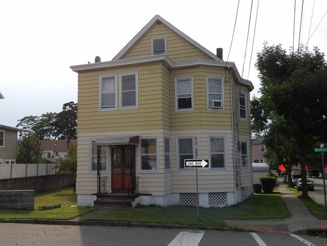 112 Jackson Ave, Unit 1 in Woodland Park, NJ - Building Photo - Building Photo