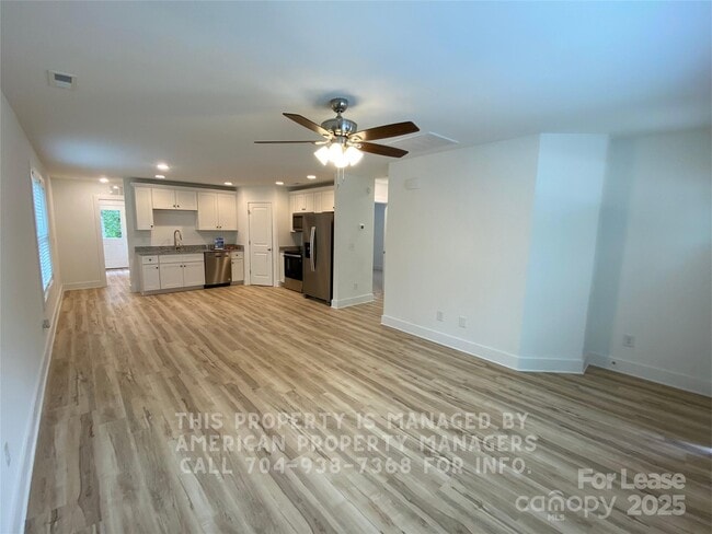 212 N Correll St in Landis, NC - Foto de edificio - Building Photo