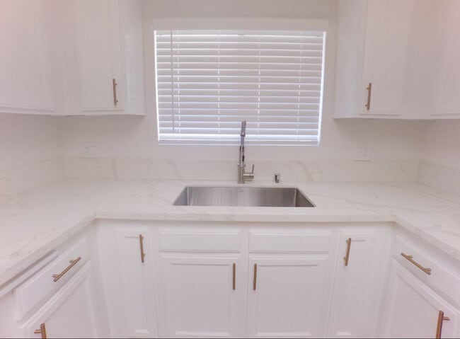 227 N Belmont St in Glendale, CA - Building Photo - Building Photo