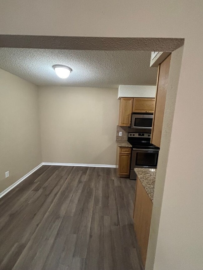 1033 S Brookside Ave in Independence, MO - Building Photo - Building Photo