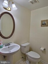 1037 Lexus Way in Herndon, VA - Building Photo - Building Photo