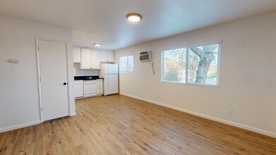 1800 Eugenia Ave, Unit C in Redding, CA - Building Photo - Building Photo