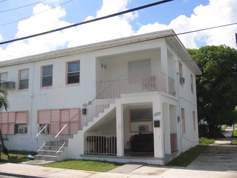 1129 Rosemary Ave in West Palm Beach, FL - Building Photo