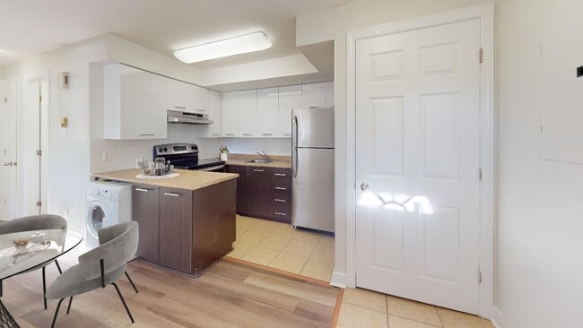 Arbor Village - 1230-1240 Emperor in Ottawa, ON - Building Photo - Building Photo
