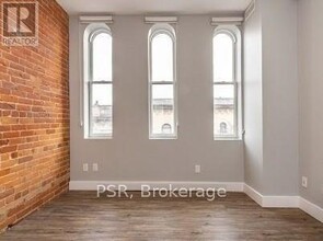 2870-2870 Dundas St W in Toronto, ON - Building Photo - Building Photo