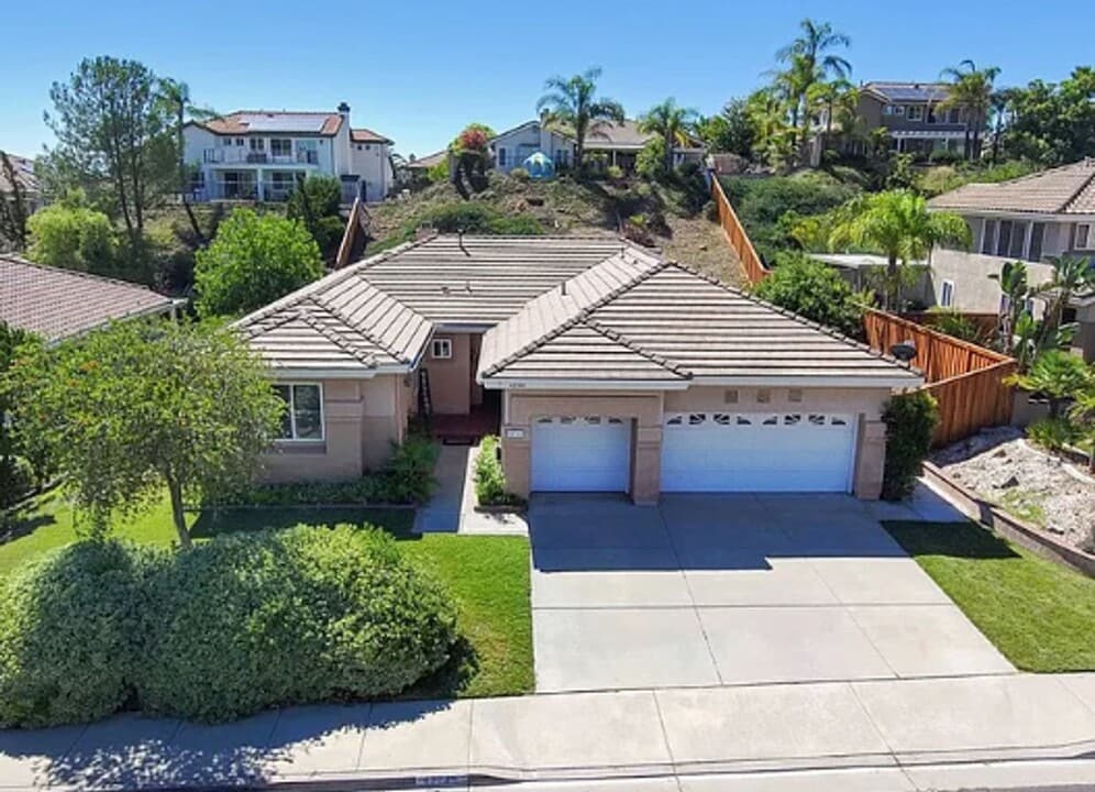 42748 Mountain Shadow Rd in Murrieta, CA - Building Photo