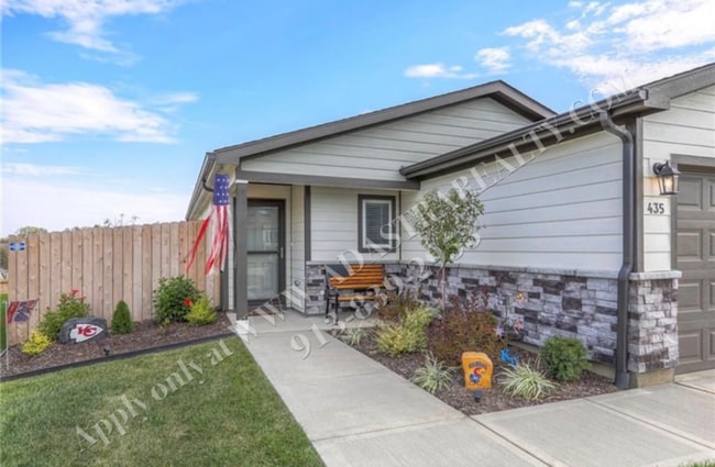 property at 435 S Park Dr