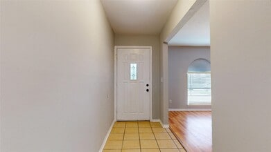 5127 Girnigoe Dr in Houston, TX - Building Photo - Building Photo