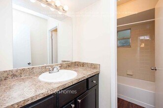 984 Oak Dr in Oviedo, FL - Building Photo - Building Photo