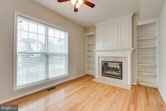 12798 Thacker Hill Ct in Herndon, VA - Building Photo - Building Photo