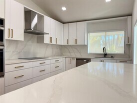 13890 SW 108th St in Miami, FL - Building Photo