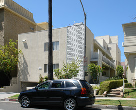 153 S Palm Dr in Beverly Hills, CA - Building Photo - Building Photo