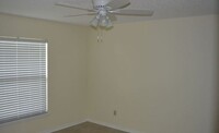 4860 Deermoss Way S in Jacksonville, FL - Foto de edificio - Building Photo