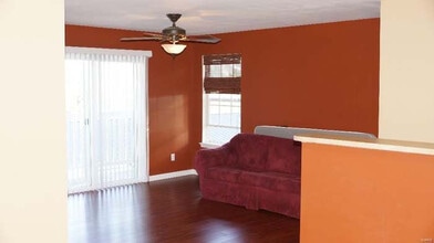 10201 Spring Creek Ln in O'Fallon, MO - Building Photo - Building Photo