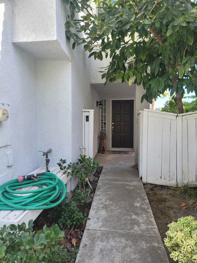 35 La Costa Ct in Laguna Beach, CA - Foto de edificio - Building Photo