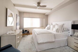 110 Central Park S in New York, NY - Building Photo - Building Photo