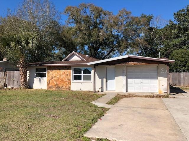 6743 Old Main St in New Port Richey, FL - Building Photo