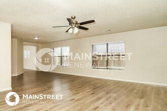 8182 Cheryl Meadow Dr in Converse, TX - Building Photo - Building Photo