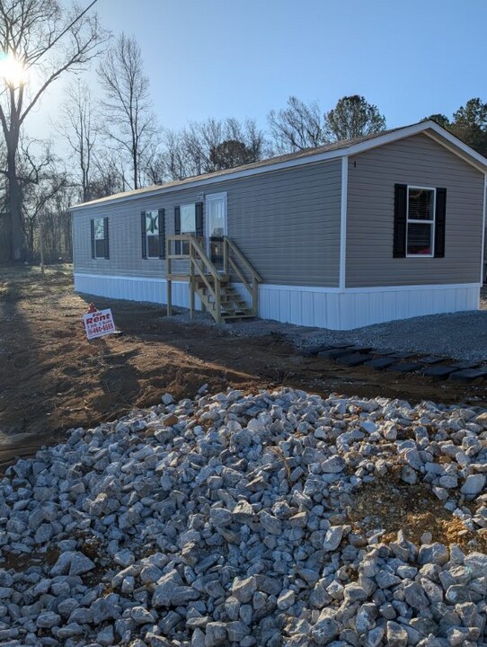 244 Russellville Rd in Russellville, AL - Foto de edificio