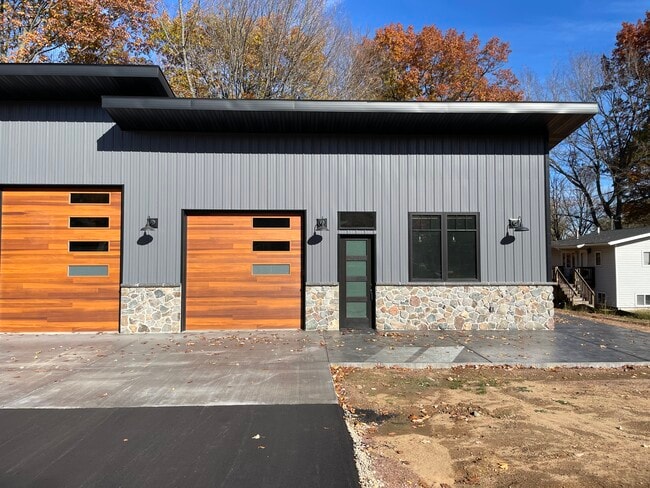 150860 Nightingale Ln in Rib Mountain, WI - Foto de edificio - Building Photo