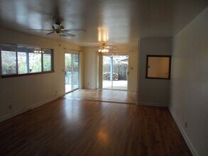 6854 Sacramento Dr in Redding, CA - Building Photo - Building Photo