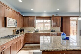 1033 Lyle Ridge Cir in Oak Harbor, WA - Building Photo - Building Photo