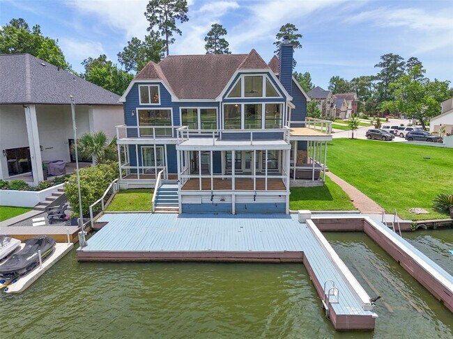 12986 Wood Harbour Dr in Montgomery, TX - Building Photo - Building Photo