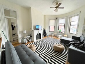 1464 Tremont St, Unit 2B in Boston, MA - Building Photo - Building Photo