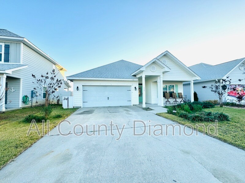 115 Moonraker Cir in Panama City Beach, FL - Building Photo