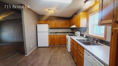 715 Bever Dr in Towanda, KS - Building Photo - Building Photo