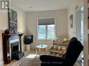 693 Woodbine Ave in Toronto, ON - Building Photo - Building Photo