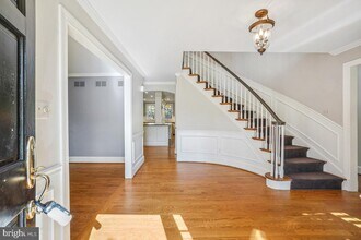 1210 Suffield Dr in McLean, VA - Building Photo - Building Photo