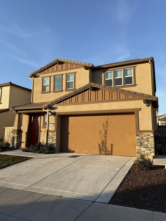 2009 Shale St in Roseville, CA - Building Photo