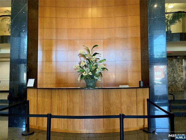 1590 Anderson Ave in Fort Lee, NJ - Building Photo - Building Photo