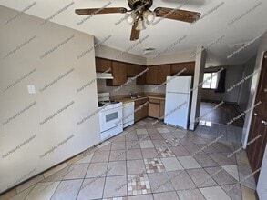 5587 Tulip Ct in Portage, IN - Foto de edificio - Building Photo