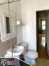 1952 W Wilson Ave, Unit 2aa photo'