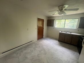 67 Dallas Terrace in Waterbury, CT - Building Photo - Building Photo