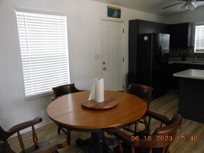 107 15th St in Apalachicola, FL - Building Photo - Building Photo