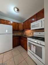 90 Hobson St, Unit 92 in Bloomfield, NJ - Building Photo - Building Photo