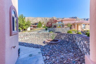60 Sun Point Ln in El Paso, TX - Building Photo - Building Photo