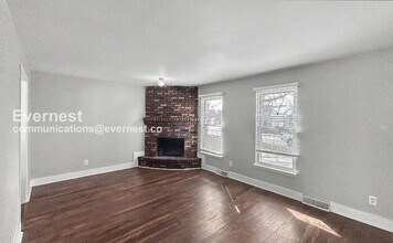 6121 N Baltimore Ave in Gladstone, MO - Building Photo - Building Photo