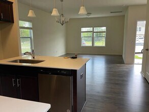 Room in House on Mariners Ct in Winston-Salem, NC - Building Photo - Building Photo