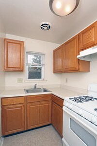 Cedar Glen Apartments in Philadelphia, PA - Building Photo - Interior Photo