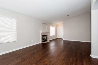 7021 Overhill Ave in Las Vegas, NV - Building Photo - Building Photo