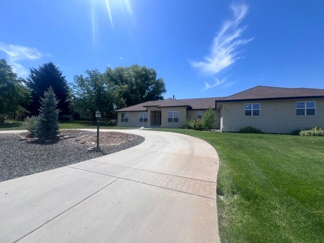 property at 10443 W Deep Canyon Dr