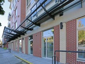 22308 Lougheed Hwy in Maple Ridge, BC - Building Photo - Building Photo