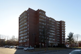 Swayer Towers in Quincy, MA - Building Photo - Building Photo