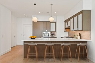 100 Lovejoy Wharf, Unit 12F in Boston, MA - Building Photo - Building Photo